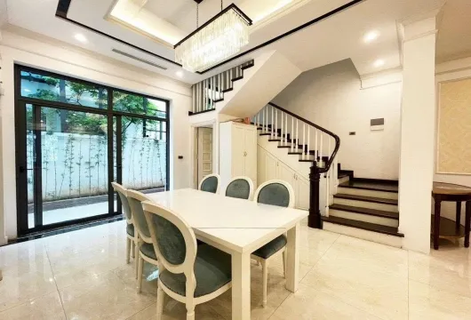 ハノイ賃貸住宅｜Vinhomes Riverside快適な3寝室ヴィラ
