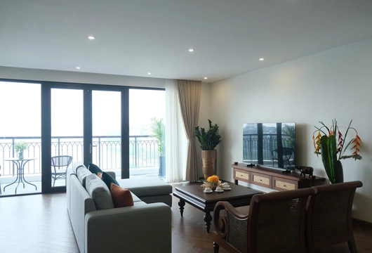 Xuân Diệu西湖 230㎡ 4LDK 家具付き賃貸